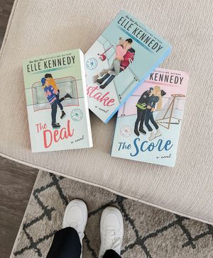 Image post by @blondiereads_ on Instagram