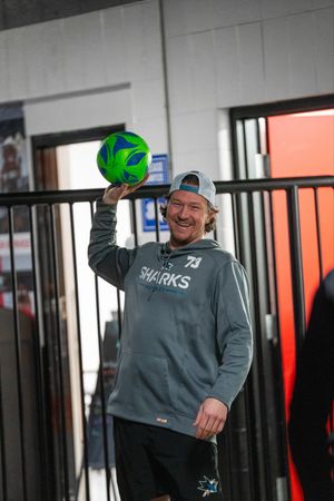 Image post by @SanJoseSharks on Twitter