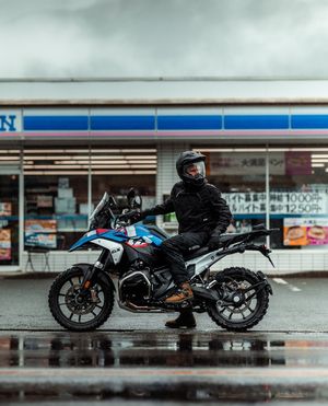 Image post by @quadlockmoto on Instagram