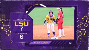 Image post by @LSUsoftball on Twitter