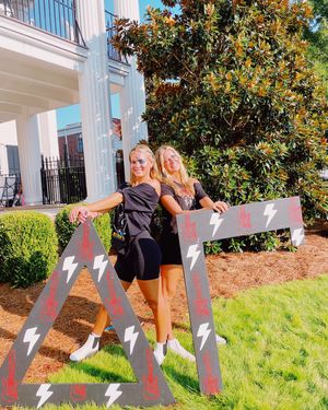 Image post by @olemissdg on Instagram