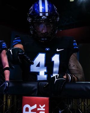 Image post by @coolestcollegefootballuniforms on Instagram