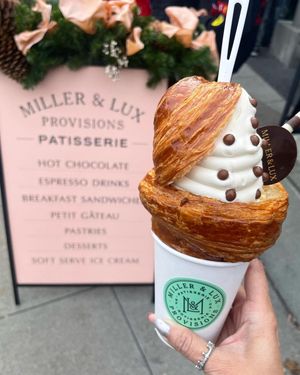 Image post by @strausmilk on Instagram