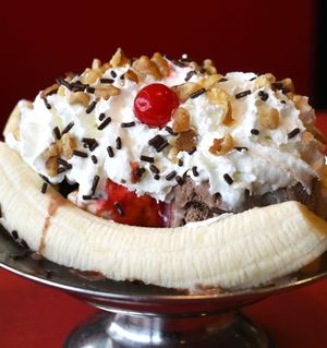 Image post by @friendlys on Instagram