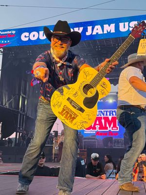 Image post by @countryjamusa on Instagram