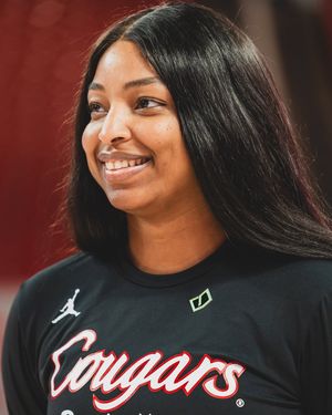 Image post by @uhcougarwbb on Instagram