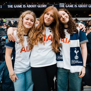 Image post by @SpursWomen on Facebook