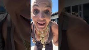Video post by @shop.with.caroline on YouTube