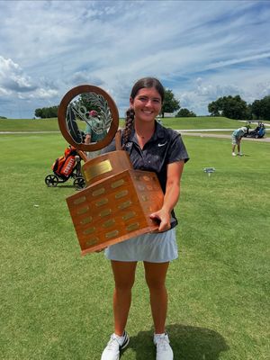Image post by @cowgirlgolf on Instagram