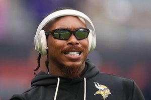 Image post by @AdamSchefter on Twitter/X