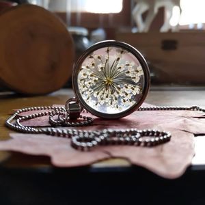 Image post by @leafyaffair on Instagram