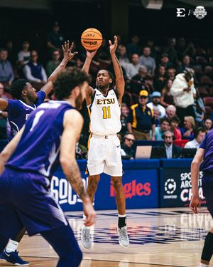 Image post by @etsumensbasketball on Instagram
