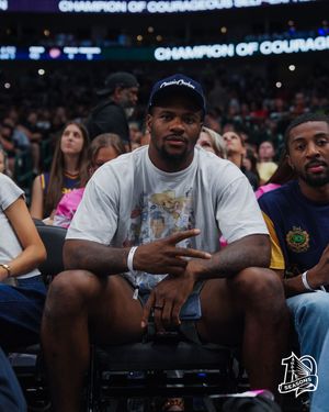 Image post by @dallaswings on Instagram