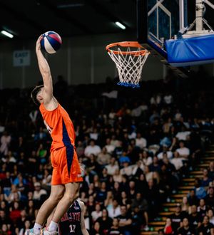 Image post by @basketball_vic on Instagram