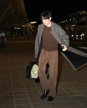 Image post by @esquire.korea on Instagram