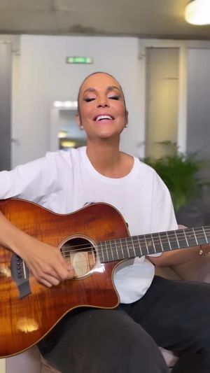 Video post by @ivetesangalo on TikTok