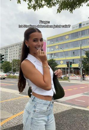 Video post by @emilykhll on TikTok