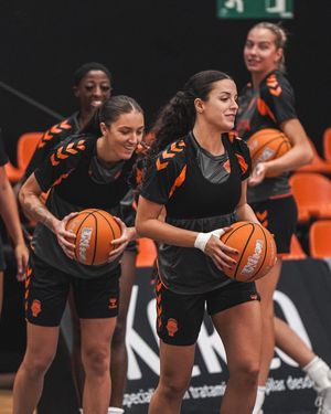 Image post by @valenciabasket on Instagram