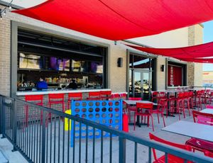 Image post by @parryspizzamckinney on Facebook