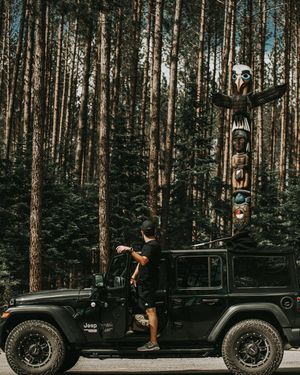 Image post by @coltonnhall on Instagram