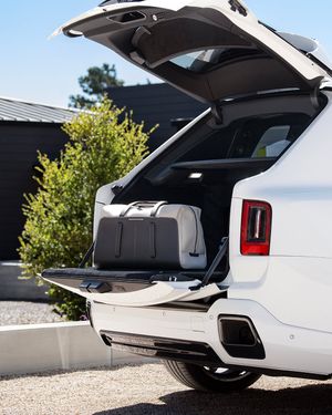 Image post by @rollsroycecarsna on Instagram