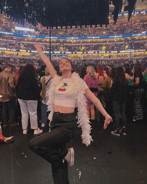 Image post by @emmagracehodges on Instagram