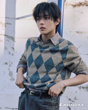 Image post by @esquire.korea on Instagram