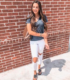 Image post by @sabrinanoellee on Instagram