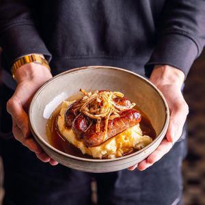 Image post by @tomschophouse_ on Instagram