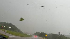 Video post by @stormchasingvideo on YouTube