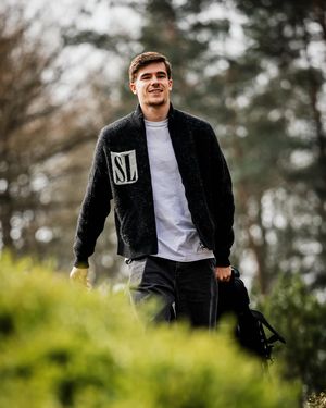 Image post by @azalkmaar on Instagram