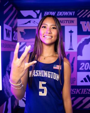Image post by @uw_beachvb on Instagram