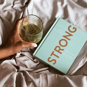 Image post by @gloriasmiless on Instagram