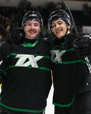 Image post by @txstarshockey on Instagram