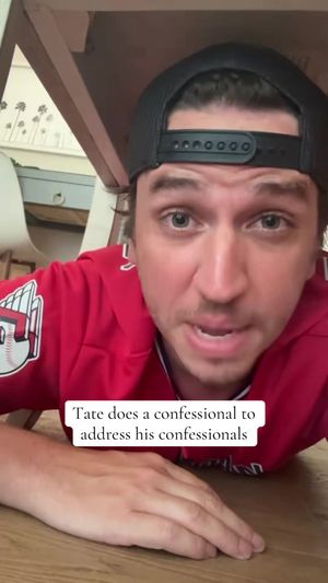 Video post by @vivalastool on TikTok