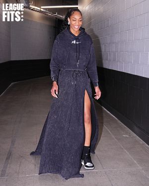 Image post by @leaguefits on Instagram