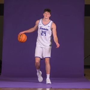 Image post by @tommiehoops on Instagram