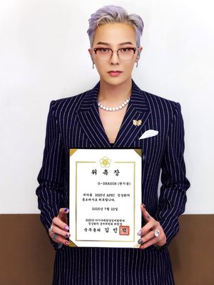 Image post by @ellemenhk on Instagram