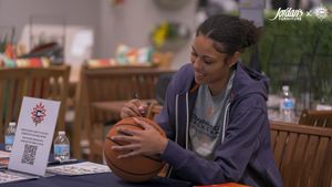 Image post by @ConnecticutSun on Twitter