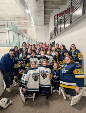 Image post by @utahladygrizzlieshockey on Instagram