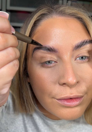 Video post by @beckymorganmakeup on TikTok