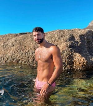 Image post by @itsrobbieg on Instagram