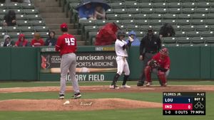 Video post by @LouisvilleBats on Twitter