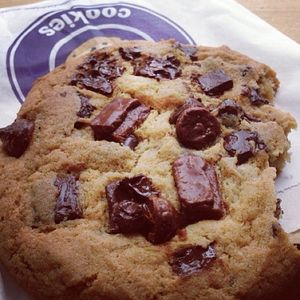 Image post by @insomniacookies on Instagram