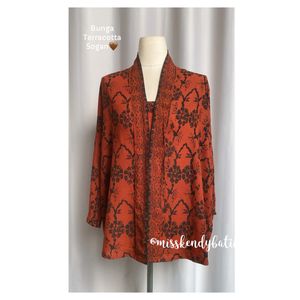 Image post by @misskendybatik on Instagram
