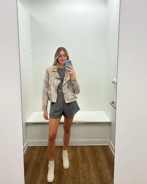 Image post by @charmingoaks on Instagram