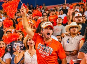 Image post by @utrgvfootball on Instagram