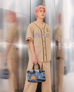 Image post by @ellemenhk on Instagram