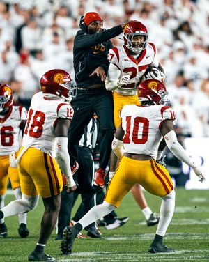 Image post by @uscfb on Instagram