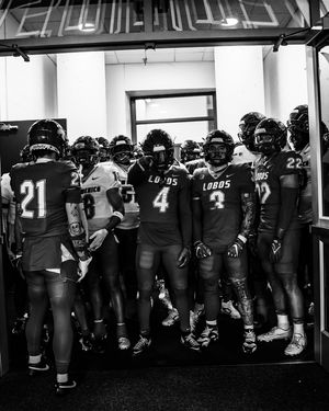 Image post by @unmlobofb on Instagram